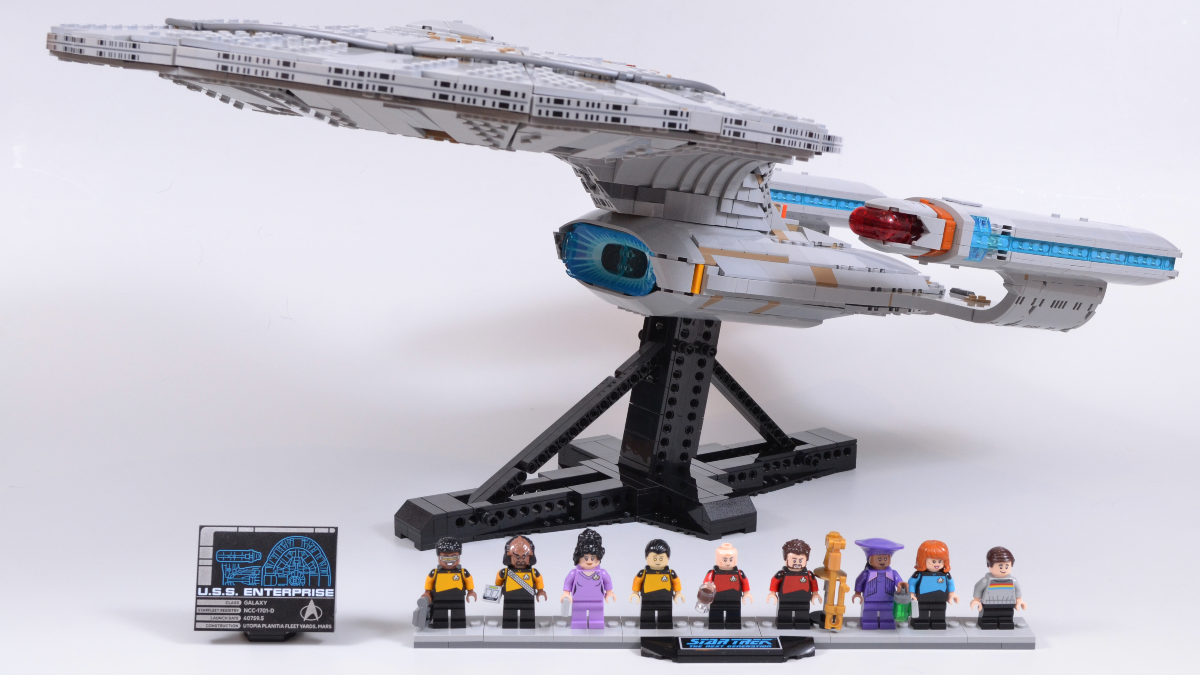 LEGO Icons 10356 USS Enterprise NCC 1701 D featured image 2