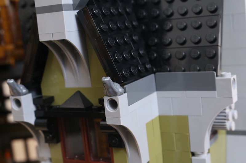 LEGO Fairground Collection 10273 Haunted House review 37