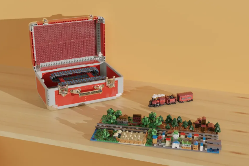 LEGO Ideas Suitcase Express 4