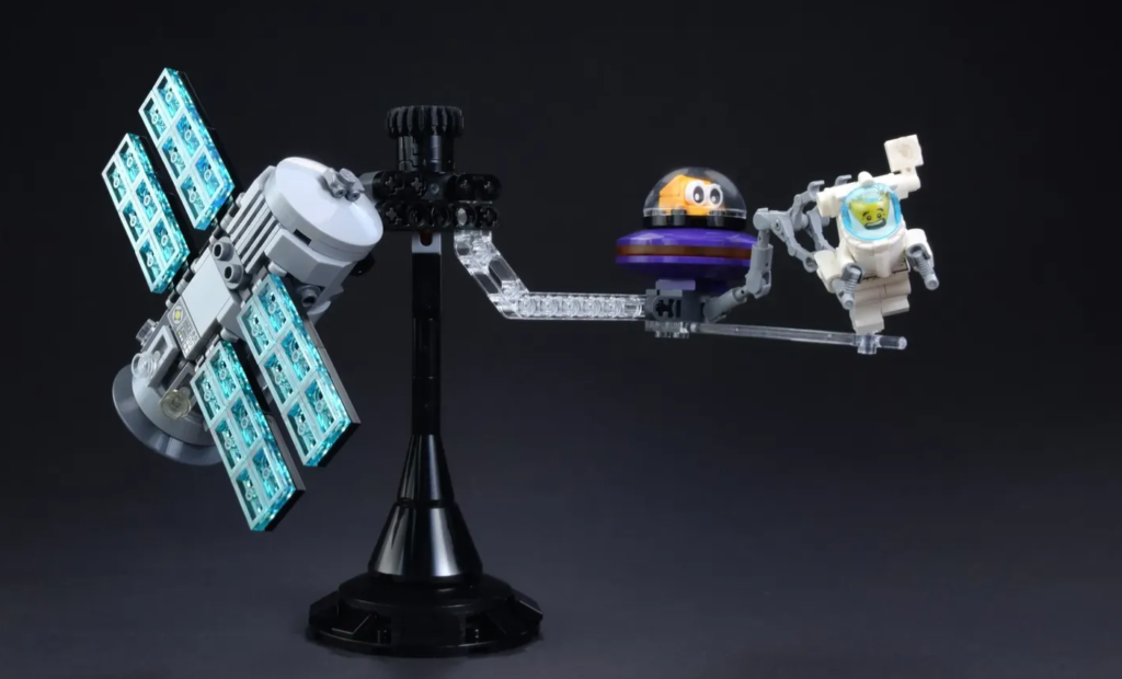 LEGO Ideas Satellite Spinner 1024x620