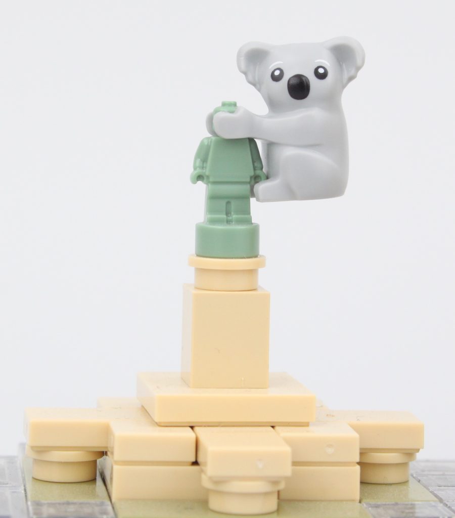 LEGO Collectible Minifigures 71037 Series 24 Koala hold 6 900x1024