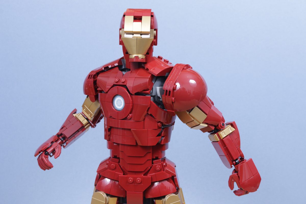 LEGO Marvel 76344 Iron Man Mark 3 Collectors Edition review 51 1200x800