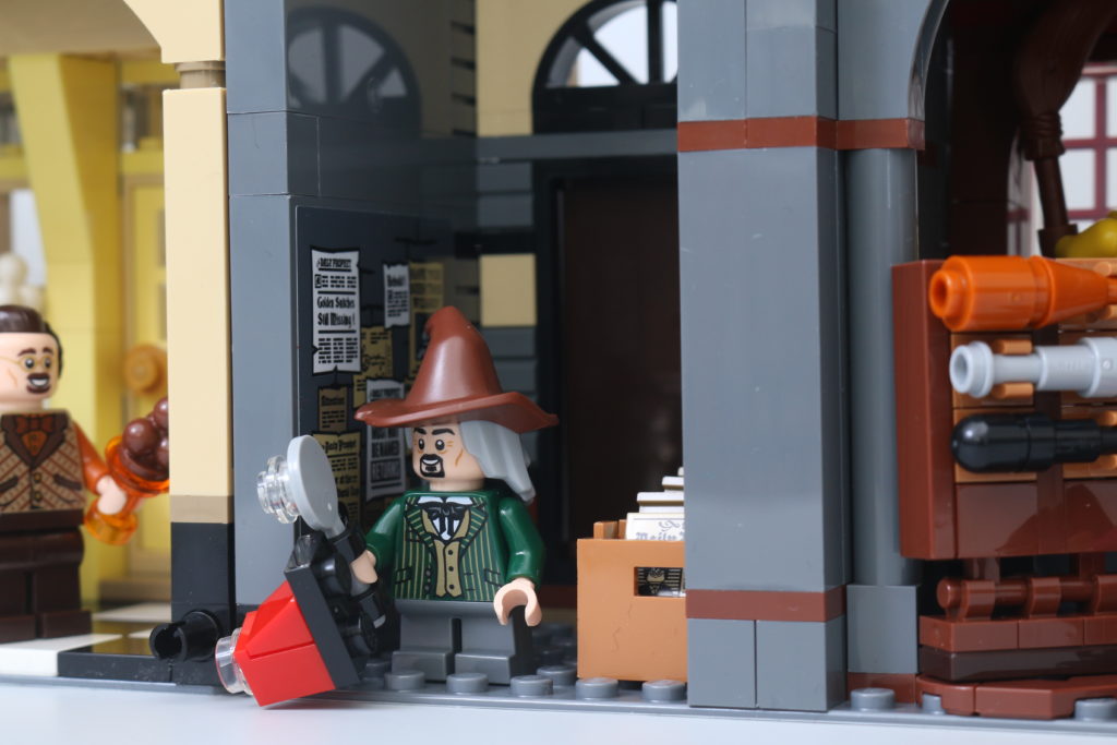 LEGO Harry Potter 75978 Diagon Alley review 9