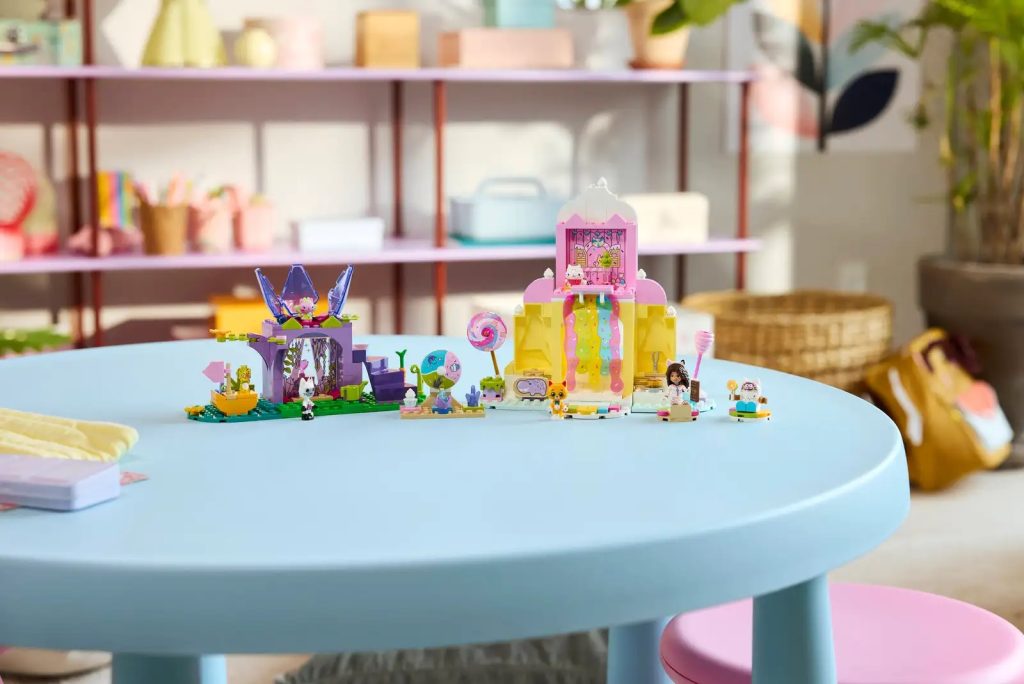 LEGO Gabbys Dollhouse 11205 Sweet Treat Mountain Kitty Garden 7 1024x684
