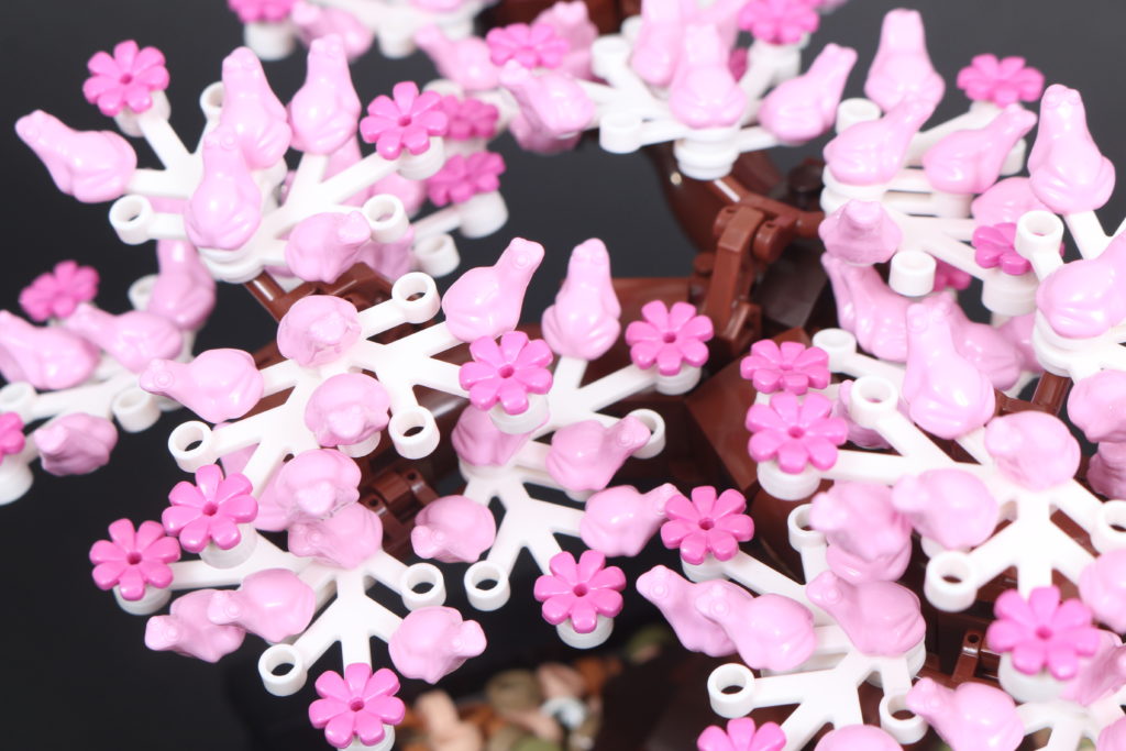 LEGO Botanical Collection 10281 Bonsai Tree review 41