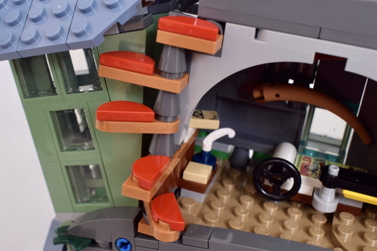 LEGO Harry Potter 76467 Luna Lovegoods House review 12 1200x800