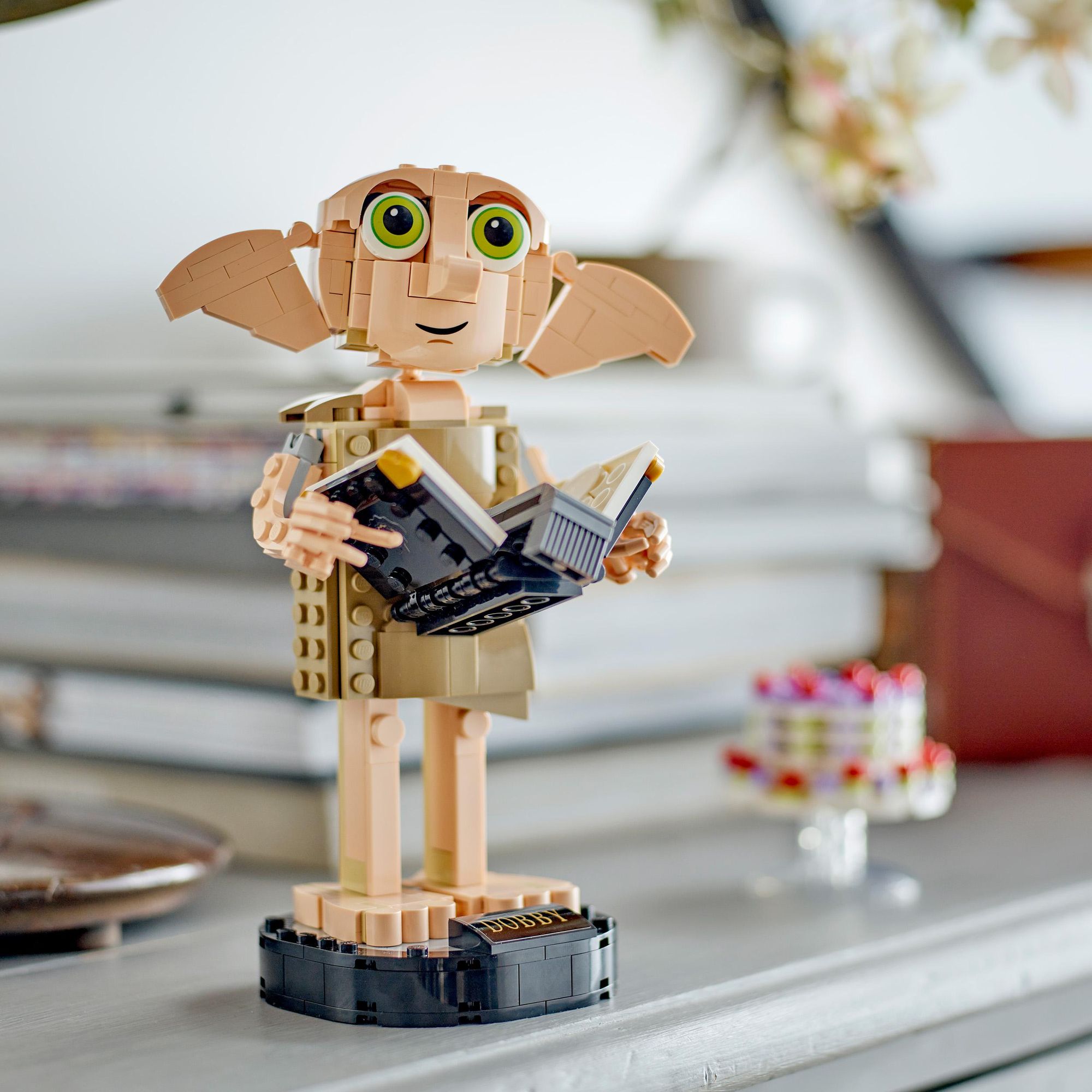 LEGO Harry Potter 76421 Dobby the House elf 6