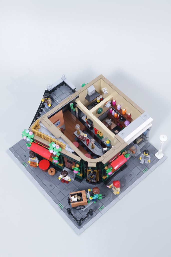 LEGO Icons 10350 Tudor Corner second review plus comparison with 10251 Brick Bank and 10270 Bookshop 61 683x1024