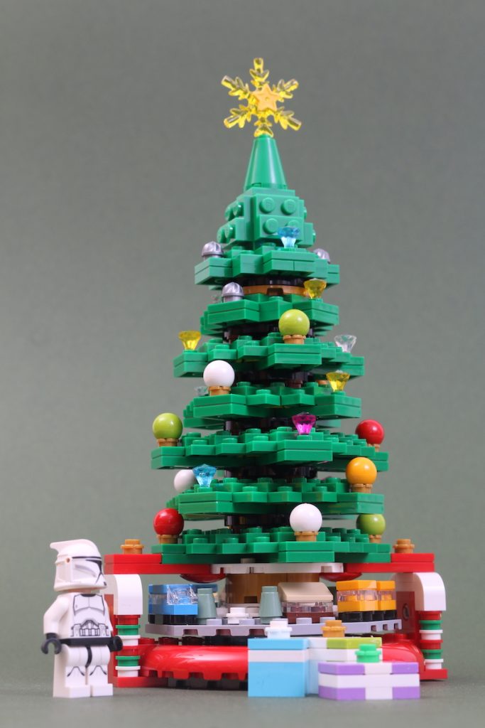 40338 Christmas Tree review Black Friday Brick Friday 1 683x1024