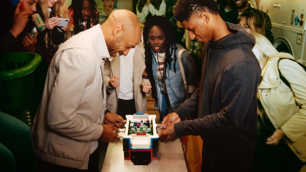 LEGO Ideas 21337 Table Football Thierry Henry Marcus Rashford 1 1024x576
