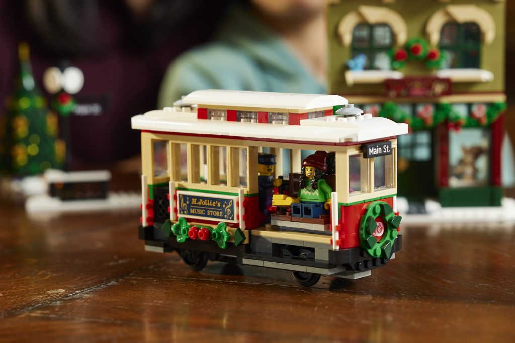 LEGO Winter Village 10308 Holiday Main Street 18 1024x683