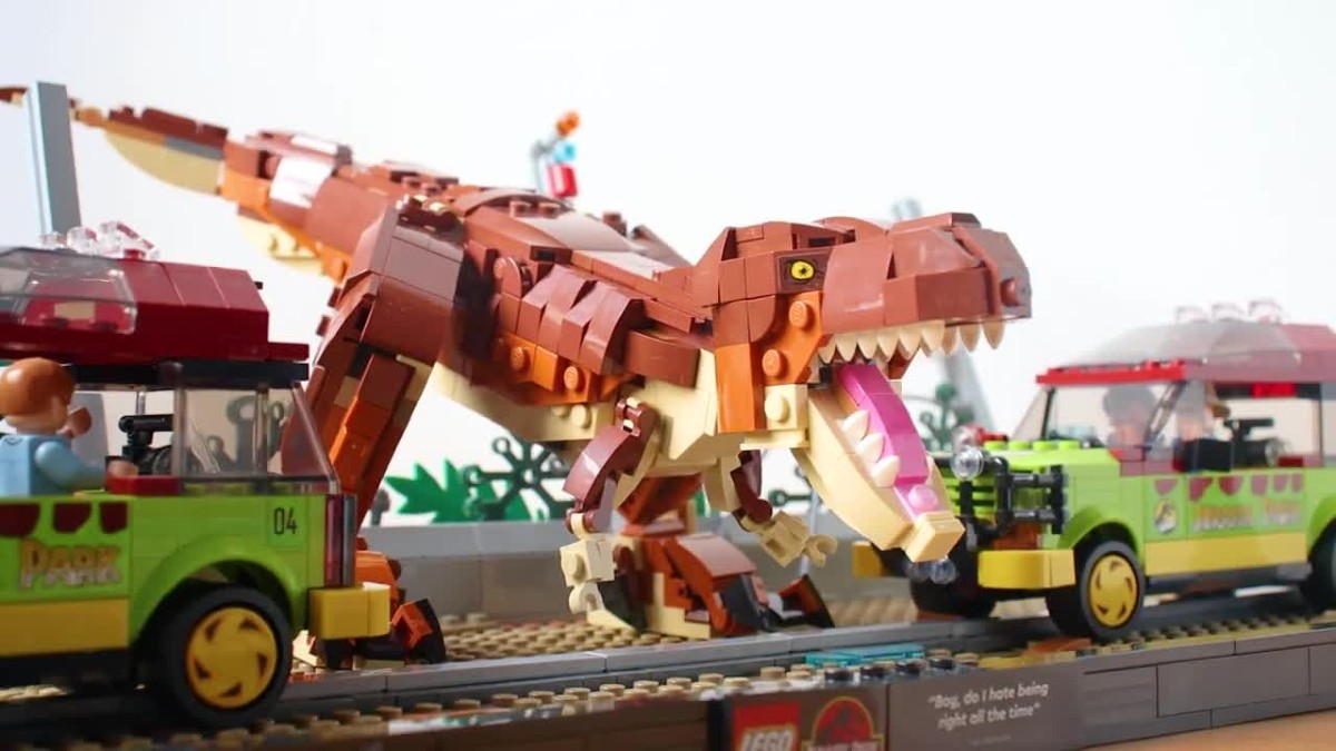 Double up on LEGO Jurassic Park dioramas for fan-made model and get three GWPs