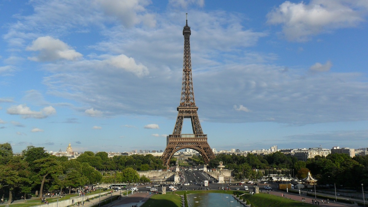 New LEGO Eiffel Tower could be too tall for its own good