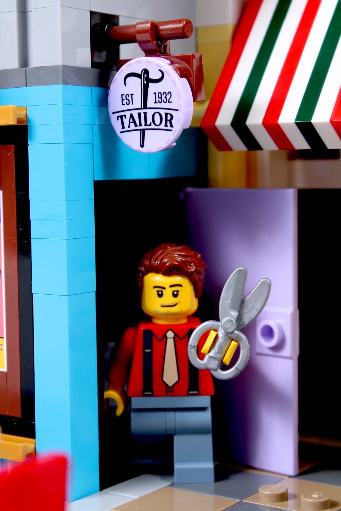 LEGO Icons 10312 Jazz Club review 49 683x1024