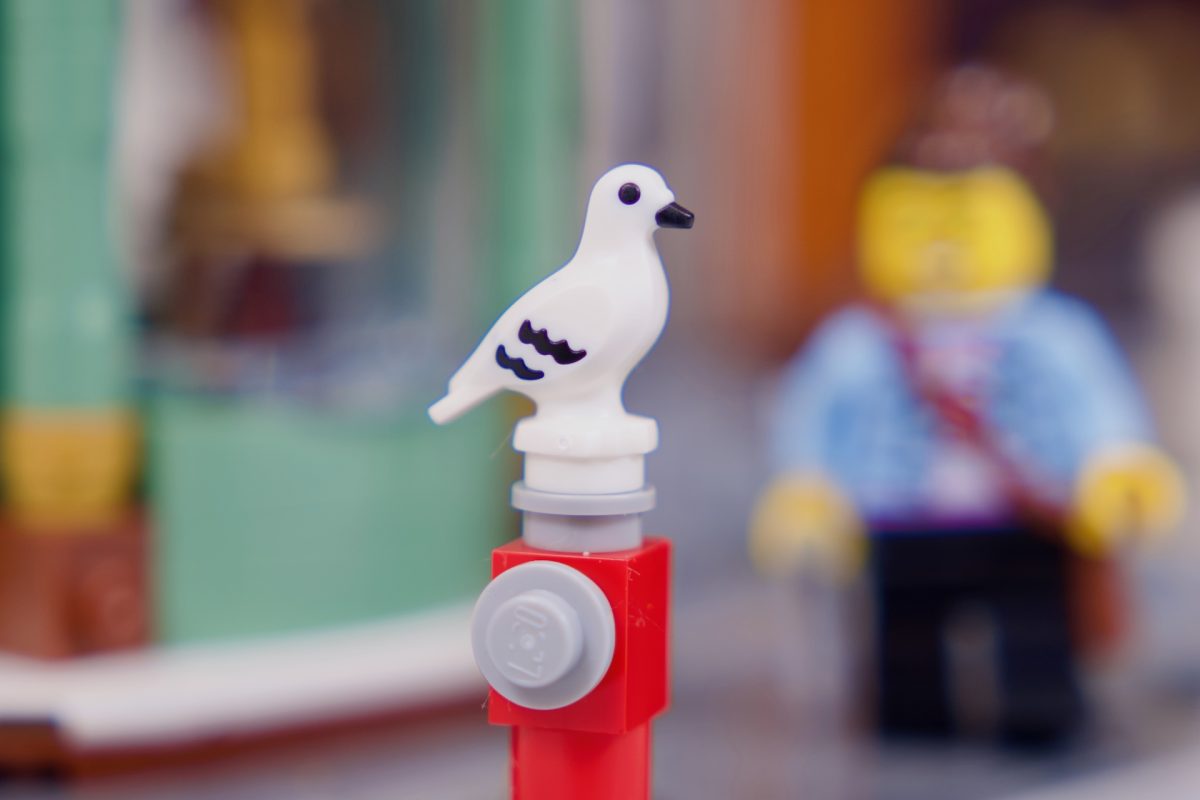 LEGO Icons 11371 Shopping Street review 58 1200x800