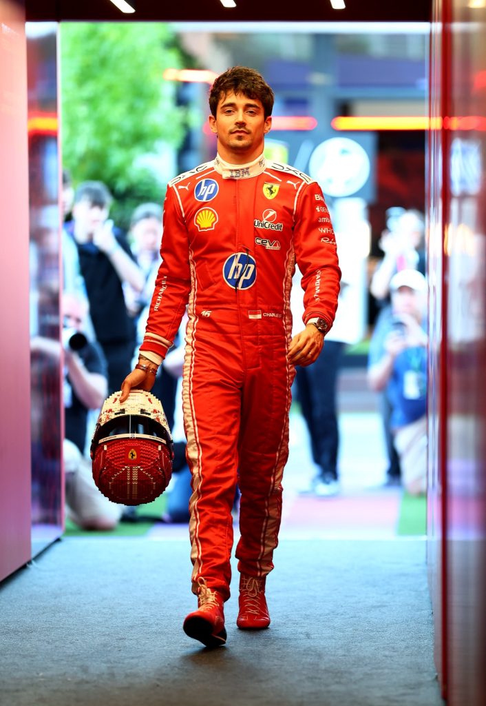 LEGO Ferrari Helmets paddock assets 21 706x1024