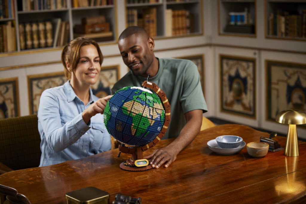 LEGO Ideas 21332 The Globe 38 1024x683