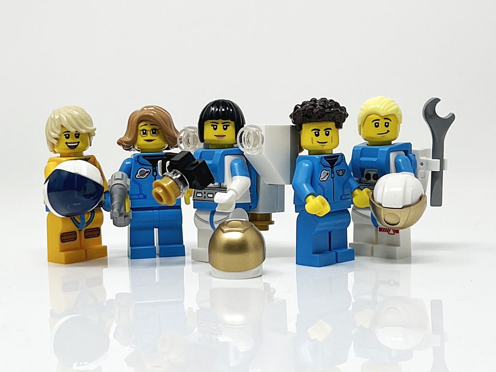LEGO CITY 60349 Lunar Space Station review 12 1024x768