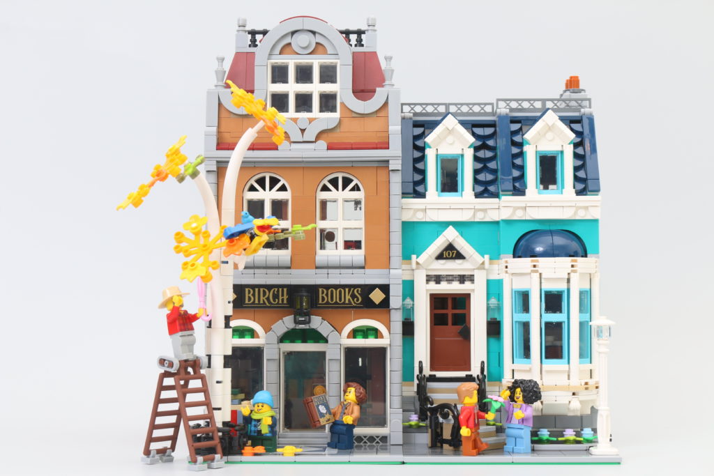 LEGO Creator Expert 10270 Bookshop review 44
