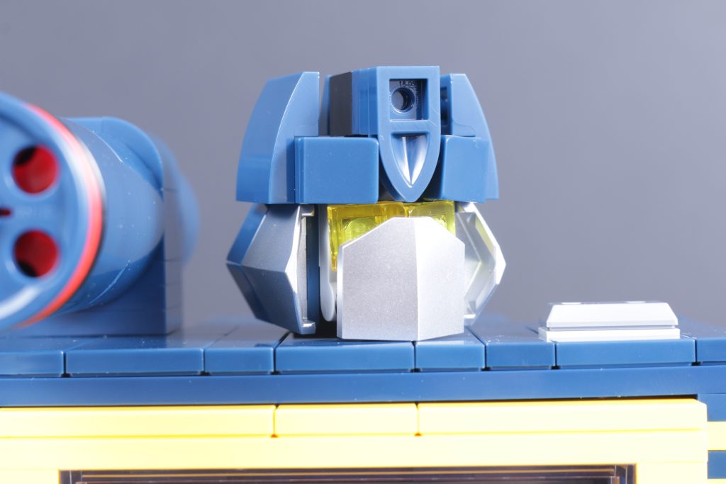LEGO Icons Transformers 10358 Soundwave review 26 1024x683