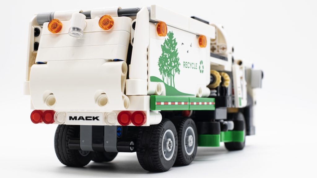 LEGO Technic 42167 Mack LR Electric Garbage Truck 12 1024x576