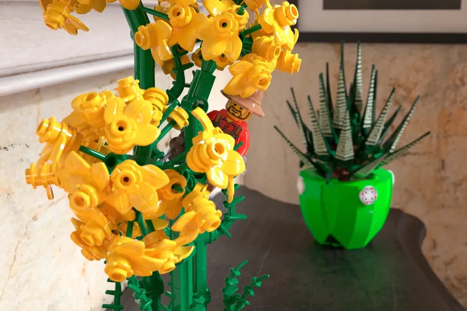LEGO Ideas Good Ogels Garden 10