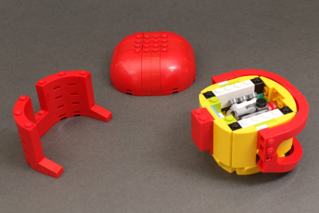 LEGO Minifigures 40819 Up Scaled Racing Driver Minifigure review 25 1024x683