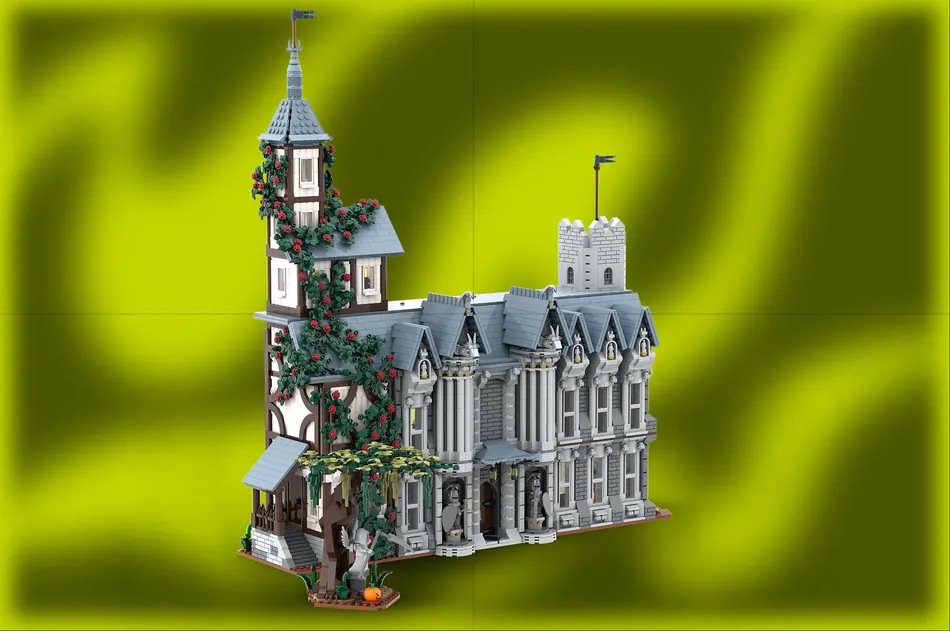 LEGO Ideas Scooby Doo And the Ravenwood Mansion 2