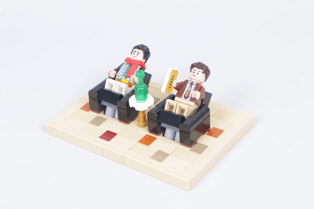 LEGO Creator Expert 10292 Friends Apartments review 16