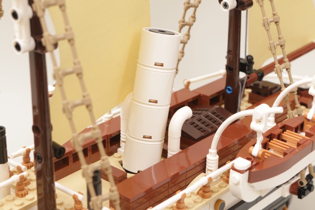 LEGO Icons 10335 The Endurance review 19 1024x683