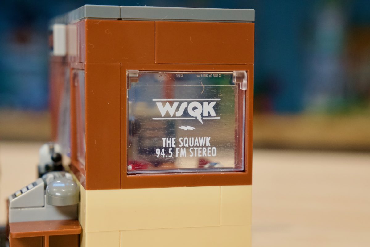 LEGO Stranger Things 40891 WSQK The Squawk Radio Station review 5 1200x800