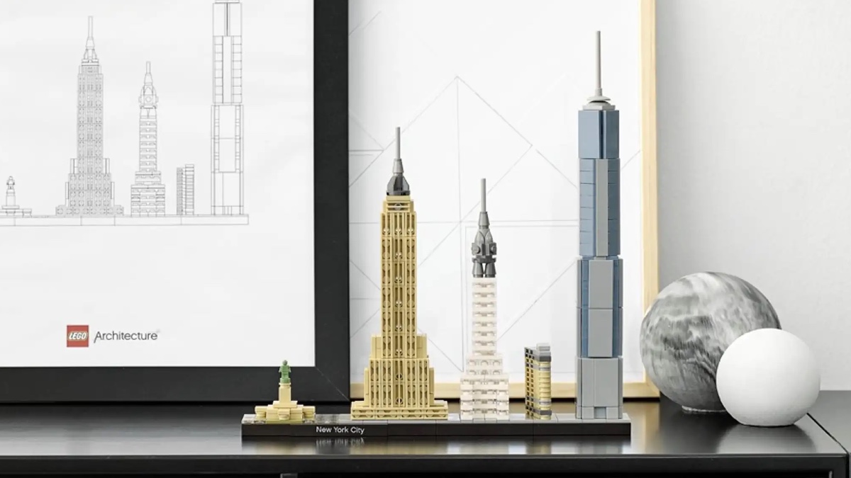 The oldest LEGO set left on shelves is finally retiring in 2025