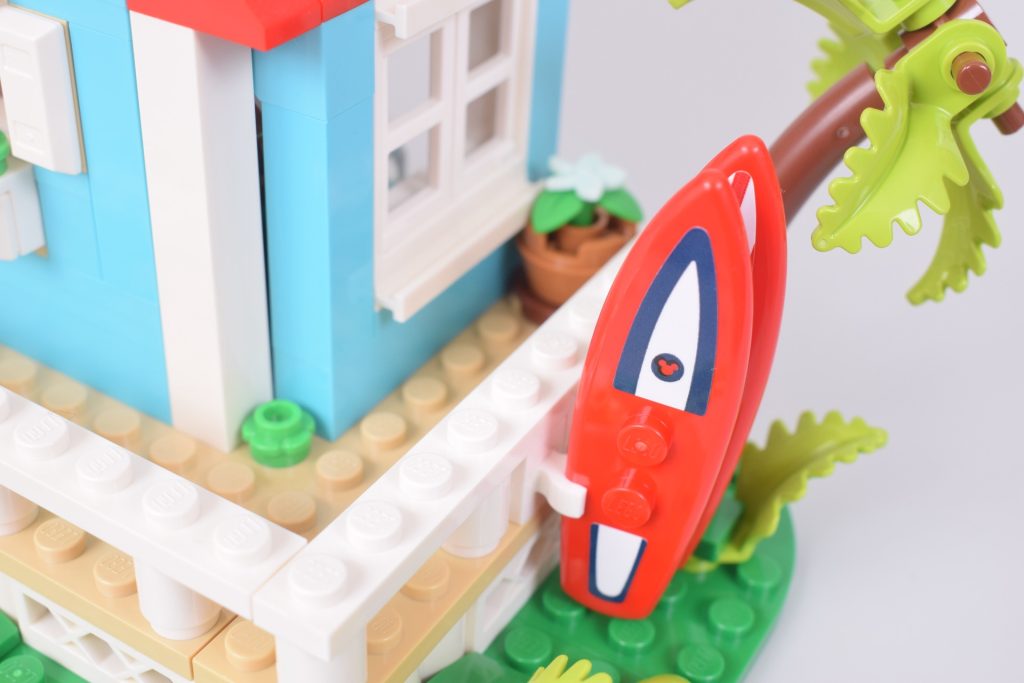 LEGO Disney 43268 Lilo and Stitch Beach House review 21 1024x683