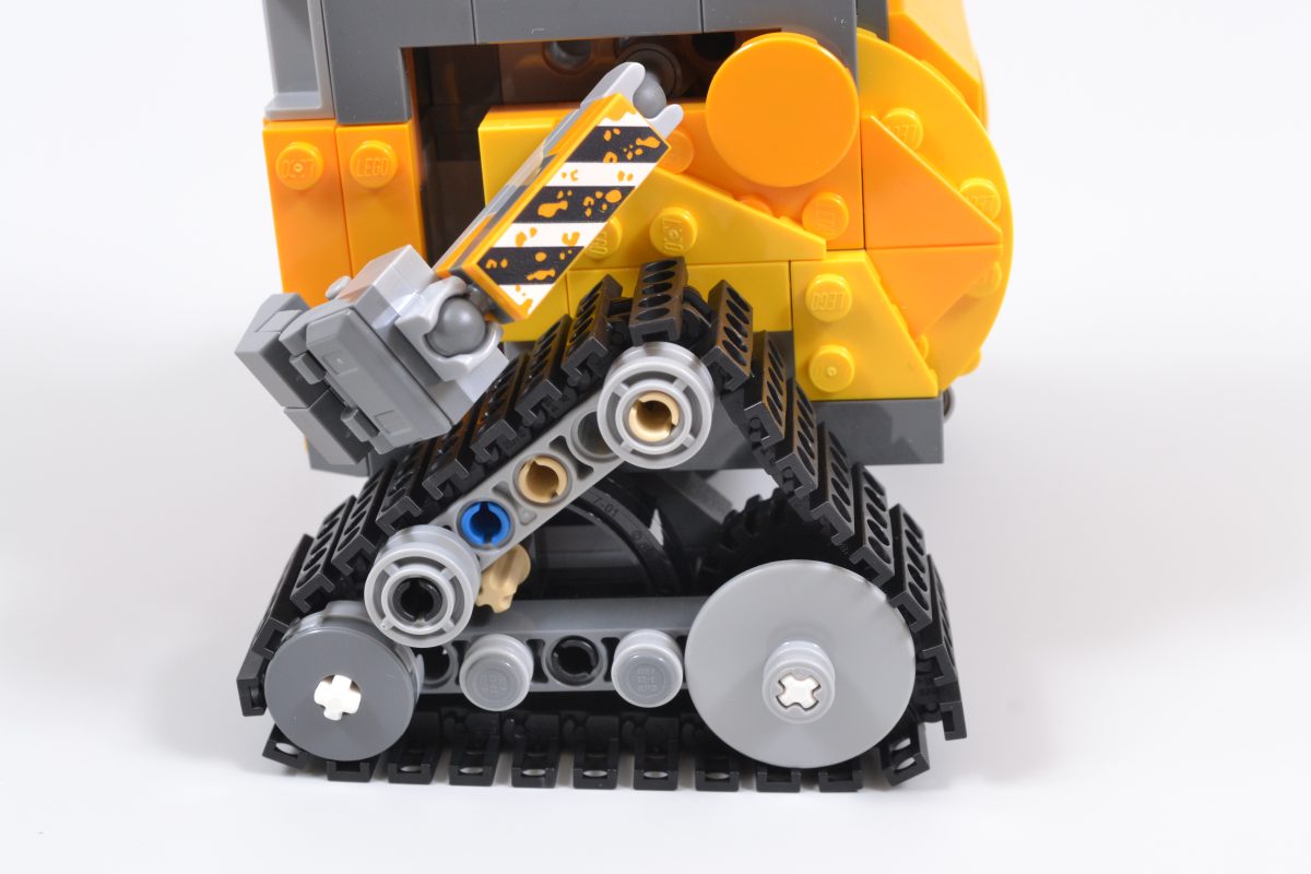 LEGO Disney 43279 WALL E and EVE 11 1200x800