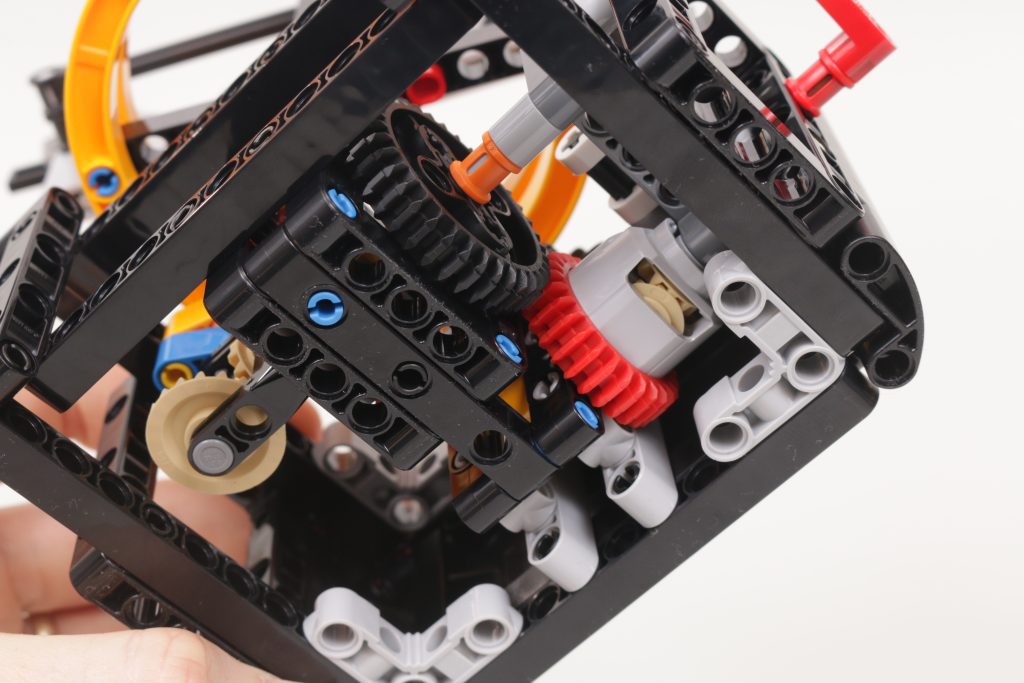 LEGO Technic McLaren 6535735 P1 Logo GWP review 10 1024x683