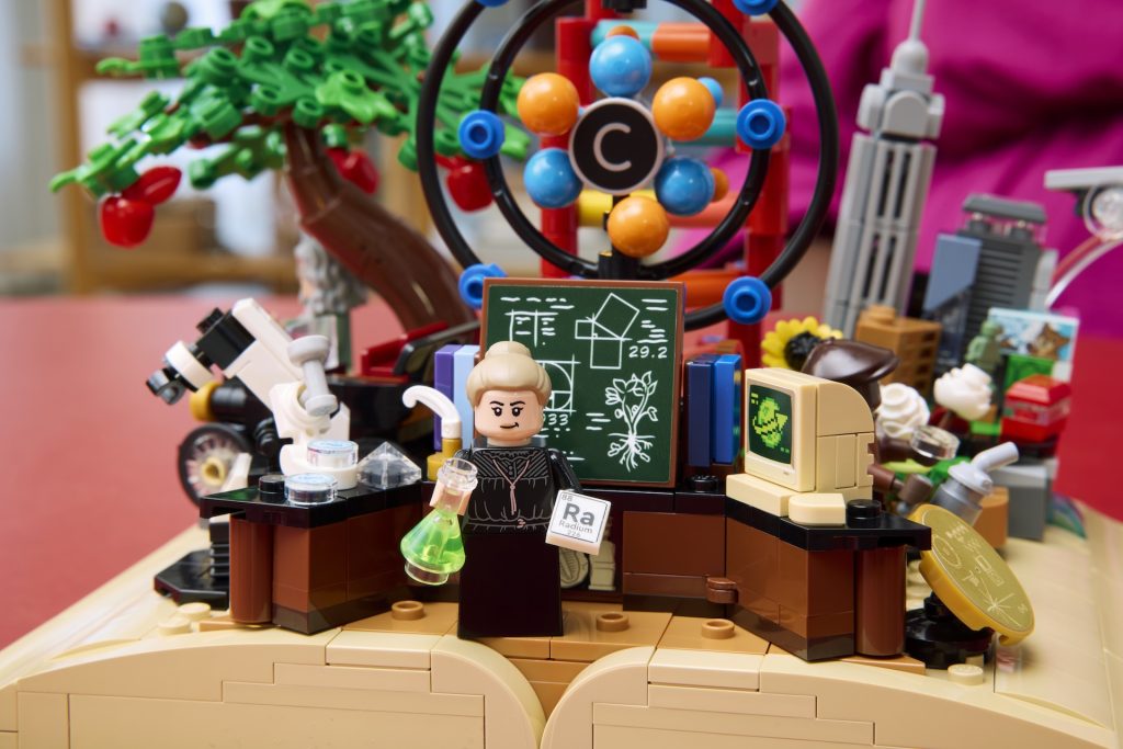 LEGO Ideas 21355 The Evolution of STEM 10 1024x683