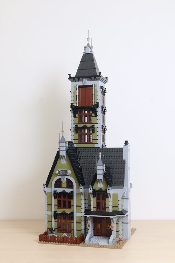 LEGO Fairground Collection 10273 Haunted House review 24