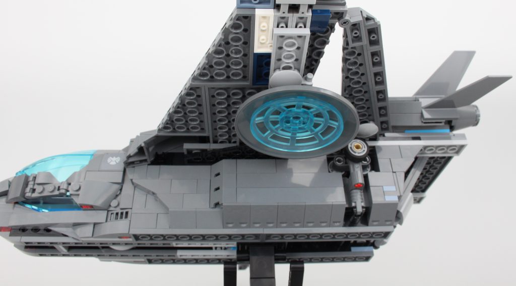 LEGO Marvel 76248 The Avengers Quinjet review 45 1024x567