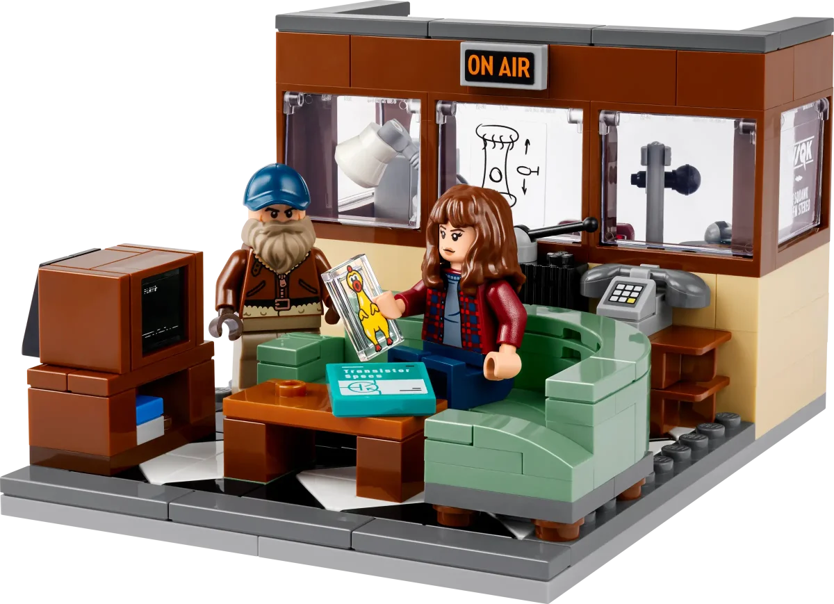 LEGO Icons 40891 Stranger Things WSQK Radio Station 3 1200x869