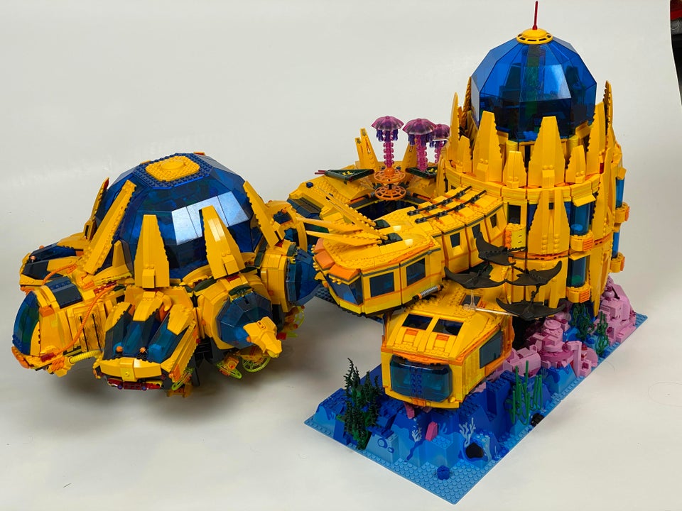 LEGO underwater base 1
