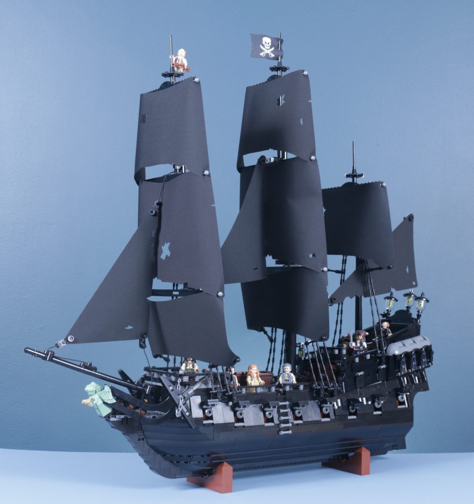 LEGO Icons 10365 Captain Jack Sparrows Pirate Ship review 2 962x1024
