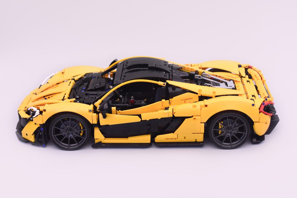 LEGO Technic 42172 McLaren P1 review 4 1024x683