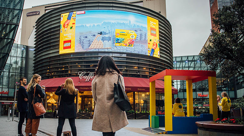 Interactive LEGO billboard unveiled in London