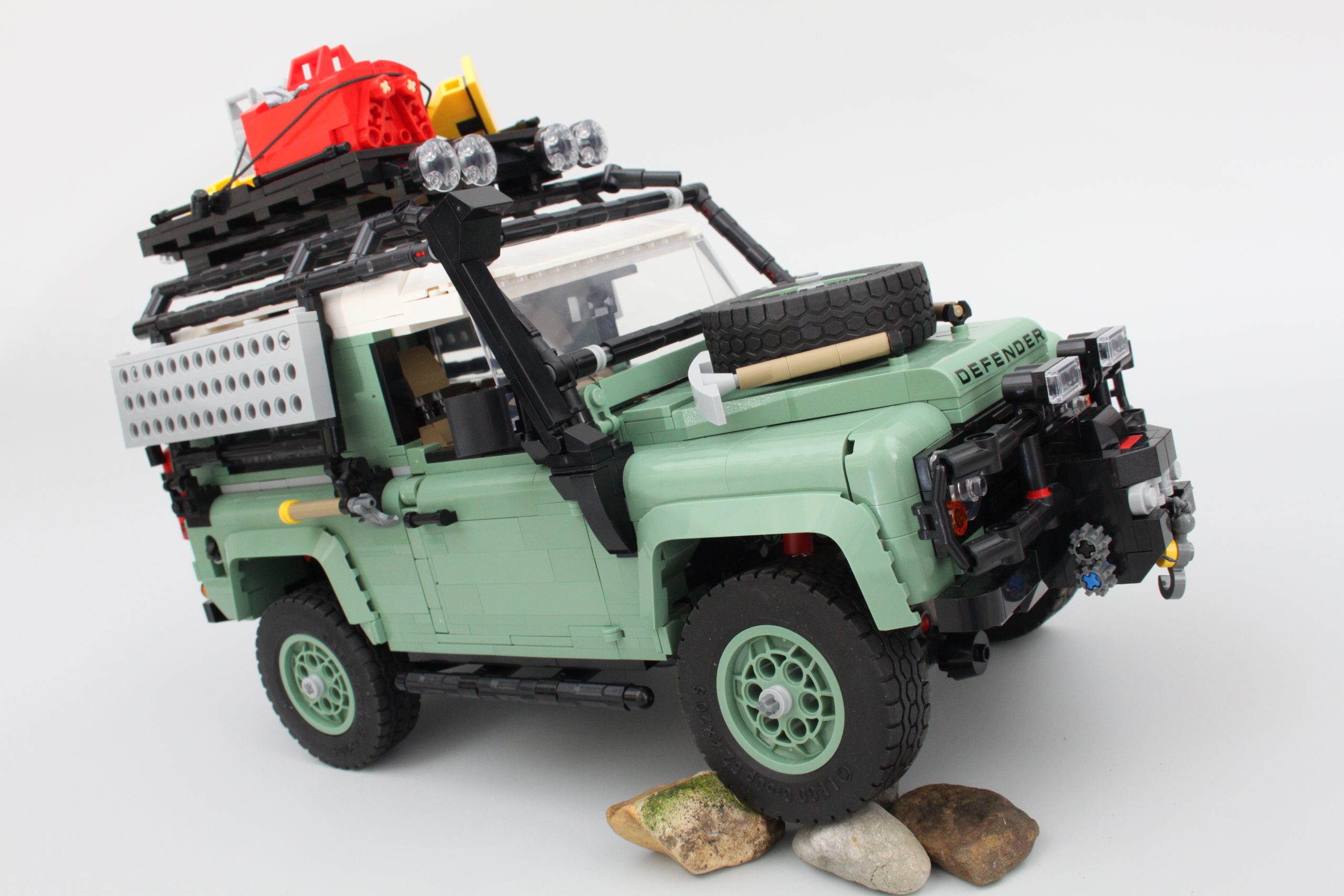 LEGO ICONS 10317 Land Rover Classic Defender 90 review 9 scaled