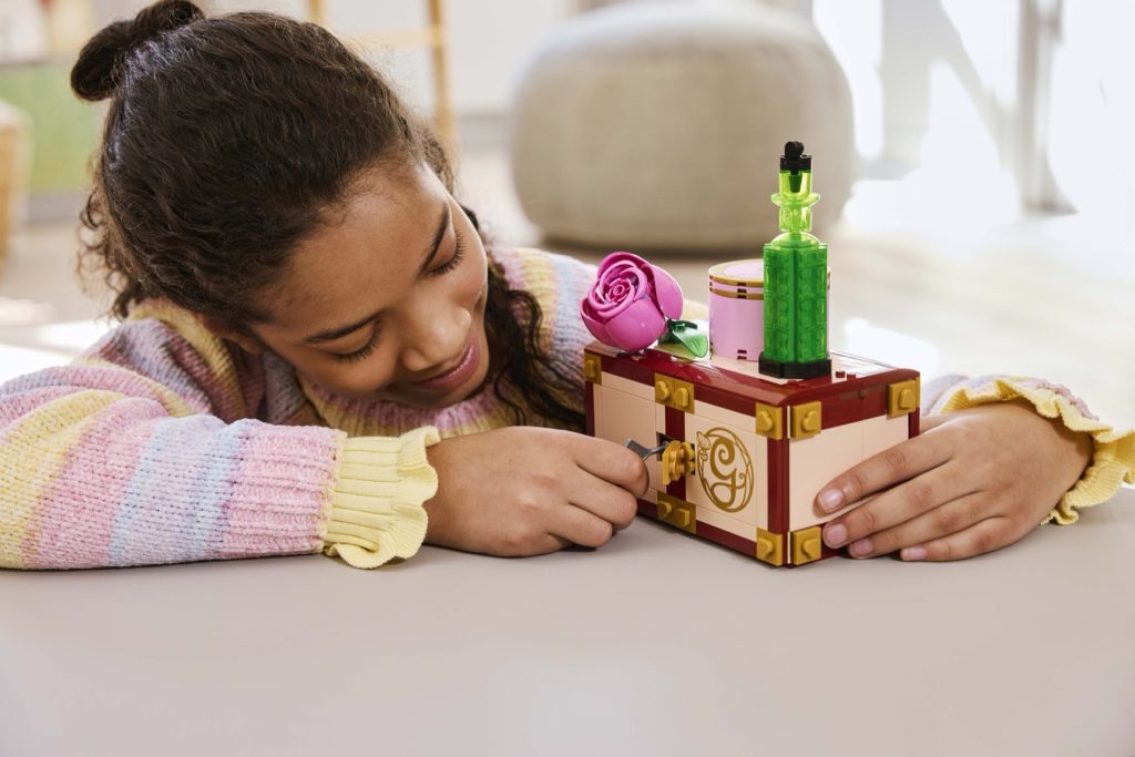 LEGO Wicked 75683 Glinda Elphabas Dormitory 1 1 1024x683