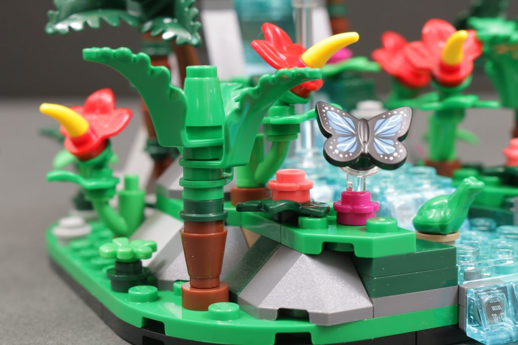 LEGO 40782 Tropical Rainforest Diorama Gift with Purchase review 8 1024x683