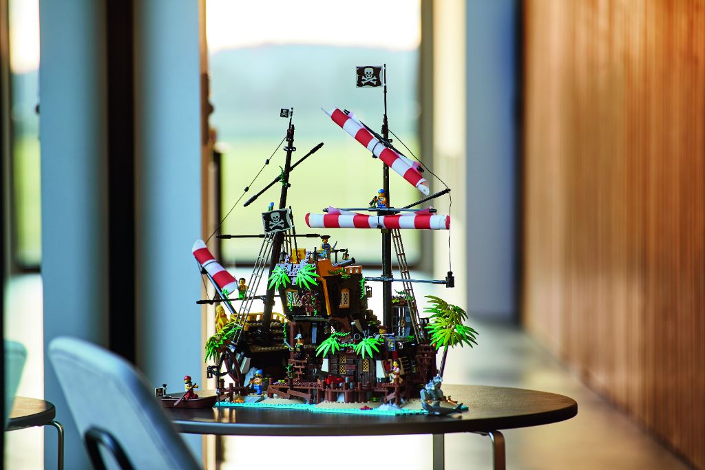 LEGO Ideas 21322 Pirates of Barracuda Bay 54