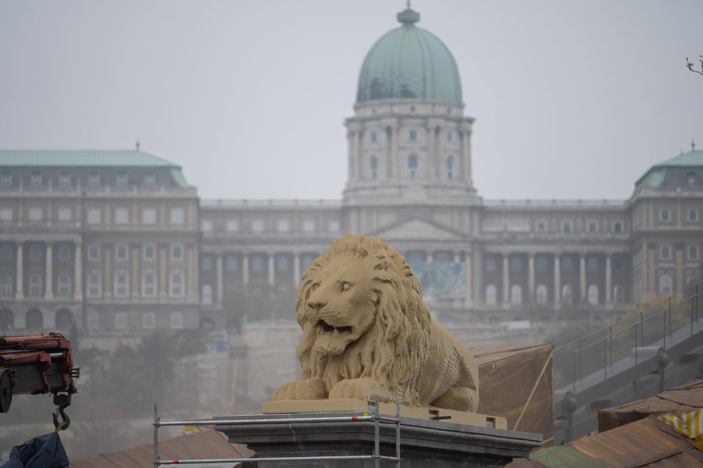 LEGO Hungary lion statue bridge 1 1024x682