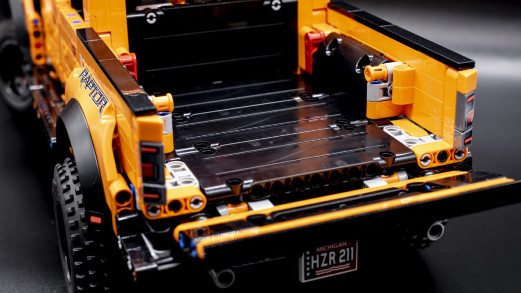 LEGO Technic 42126 Ford F 150 Raptor 13 1024x576