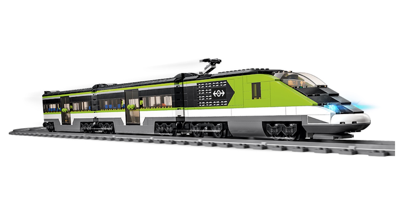60337 Express Passenger Train speeds in with big discount at Zavvi